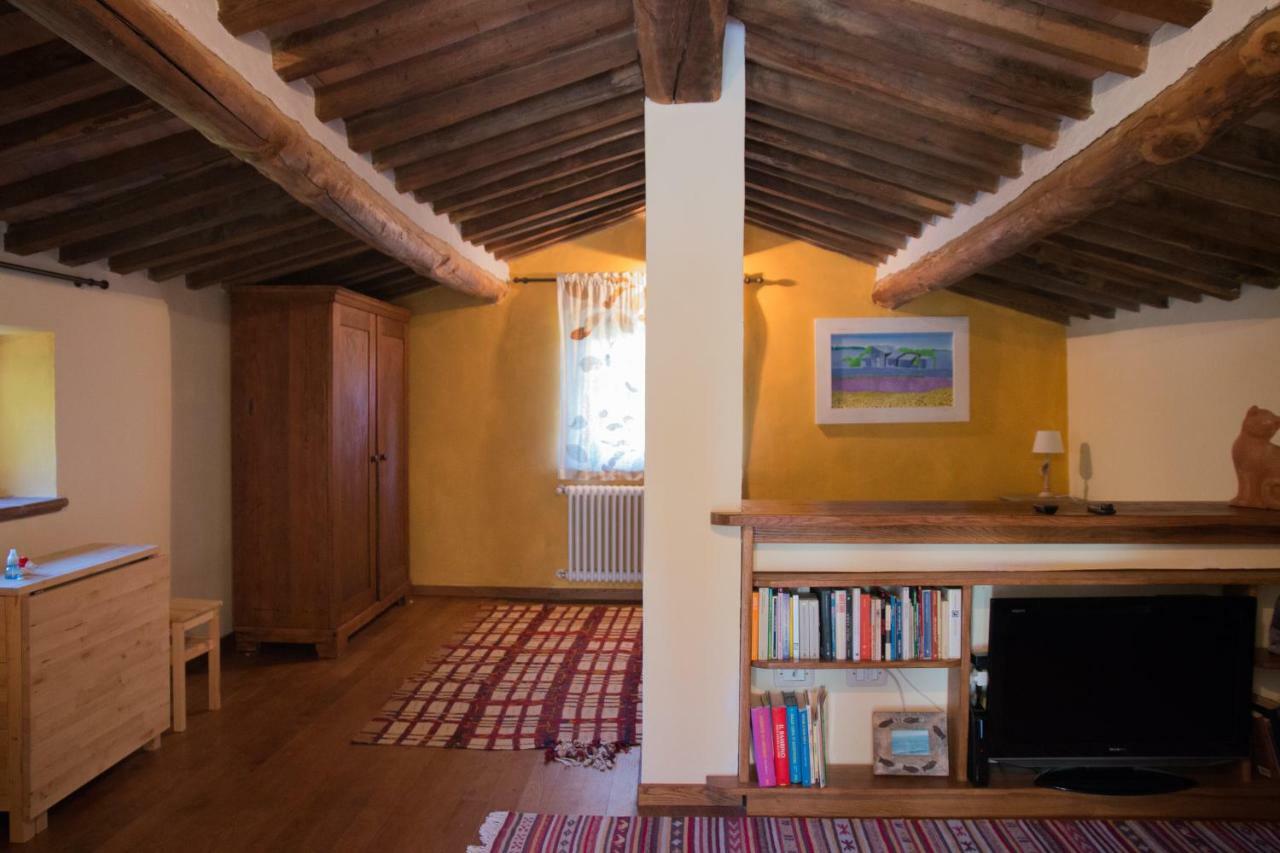 Podere Piandicava Castelnuovo di Val di Cecina Luaran gambar
