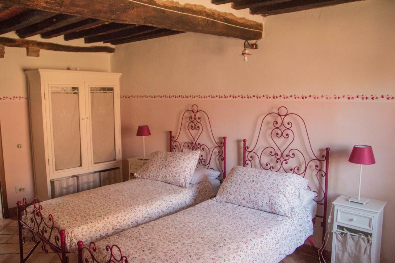 Podere Piandicava Castelnuovo di Val di Cecina Luaran gambar